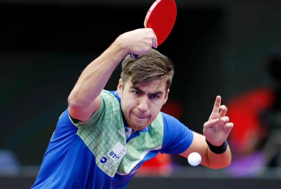 在禁区内的 在禁区内的